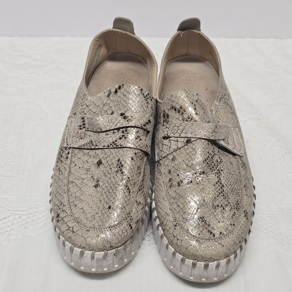 Ilse Jacobsen Hornbaek Wheat Gold Snakeskin Embossed Platform Shoes Loafers 10.5 - Picture 3 of 11